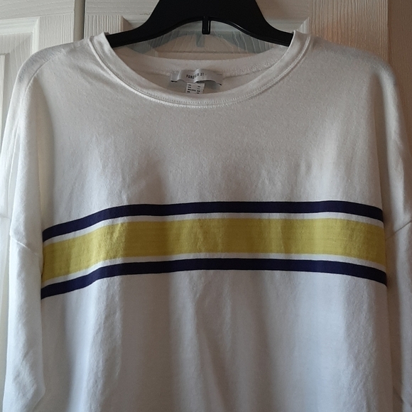 Forever 21 90s style cropped shirt - Picture 4 of 6